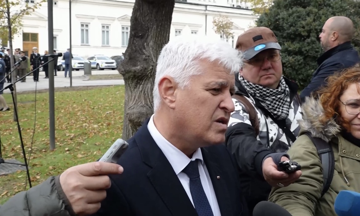 Военният министър: Ако в нашето пространство има такава активност, имаме готовност да действаме
