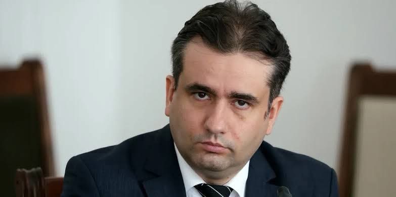 Веднага щом постъпи искането в деловодството на НС, ще се откажа от имунитета си, заяви Божидар Божанов от ДБ