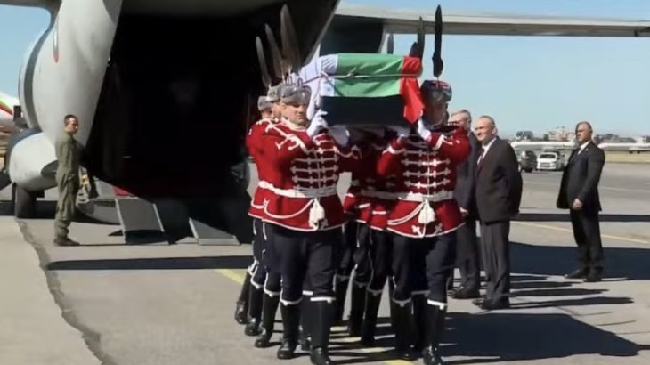 Военно-транспортният самолет „Спартан“ с тленните останки на цар Самуил кацна на летище “Васил Левски“ в София